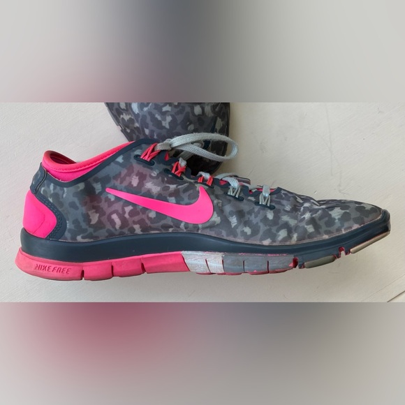 NIKE Free TR CONNECT 2 Running Shoes Women’s 9.5 Leopard Cheetah Print Pink - Picture 3 of 9